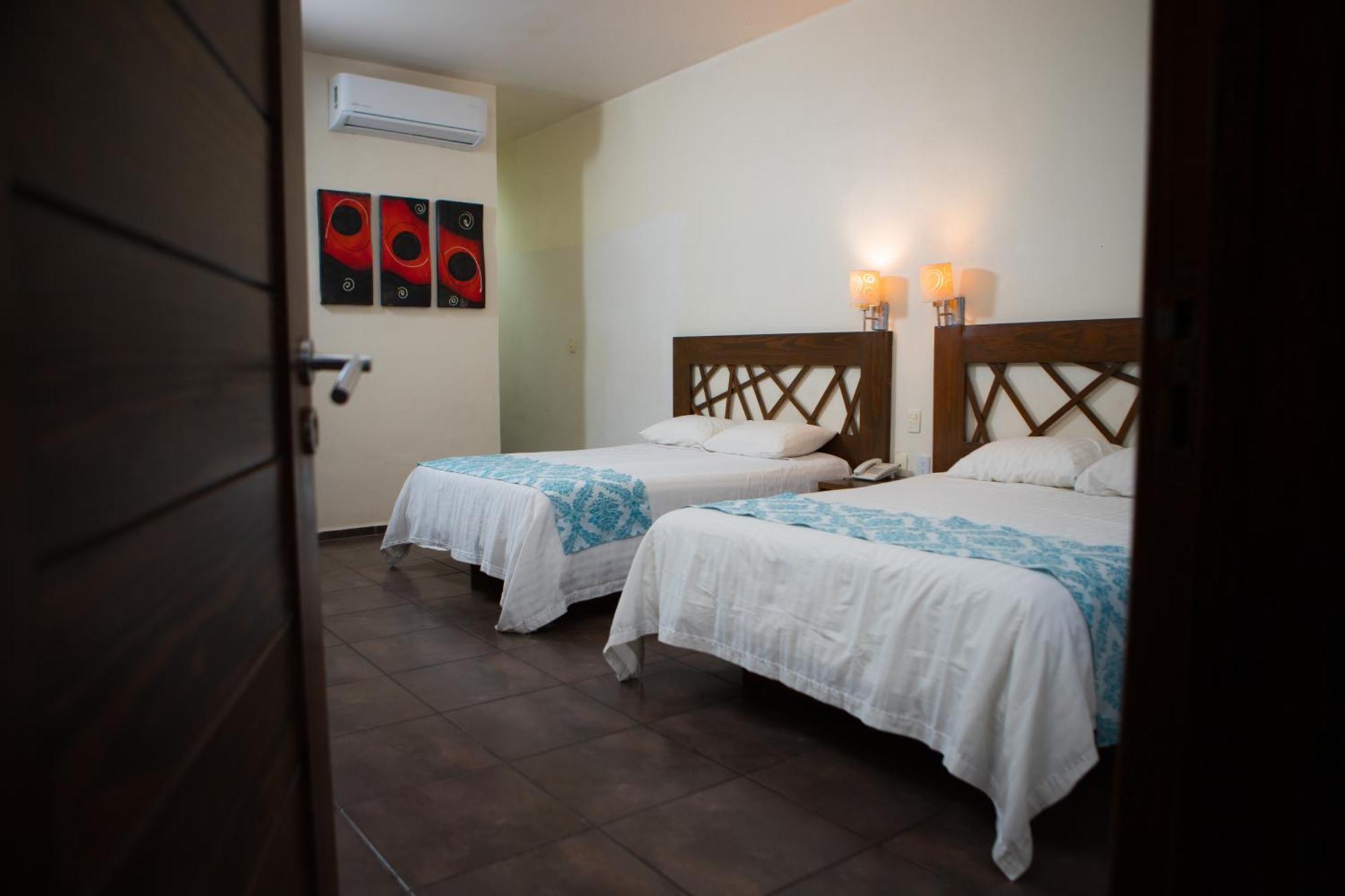 Hotel Tres Soles ซิวดัดมาเดโร ภายนอก รูปภาพ