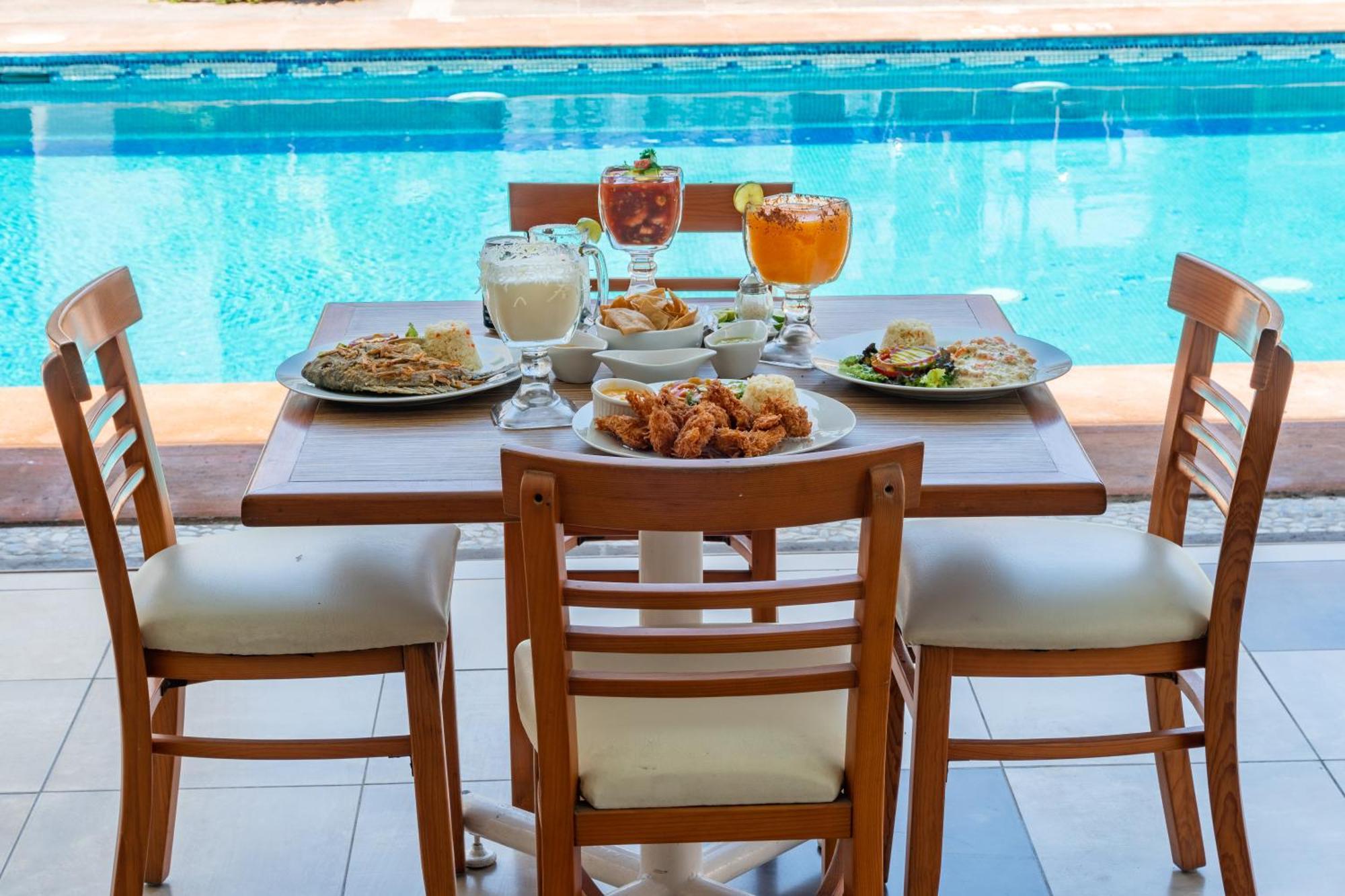 Hotel Tres Soles ซิวดัดมาเดโร ภายนอก รูปภาพ