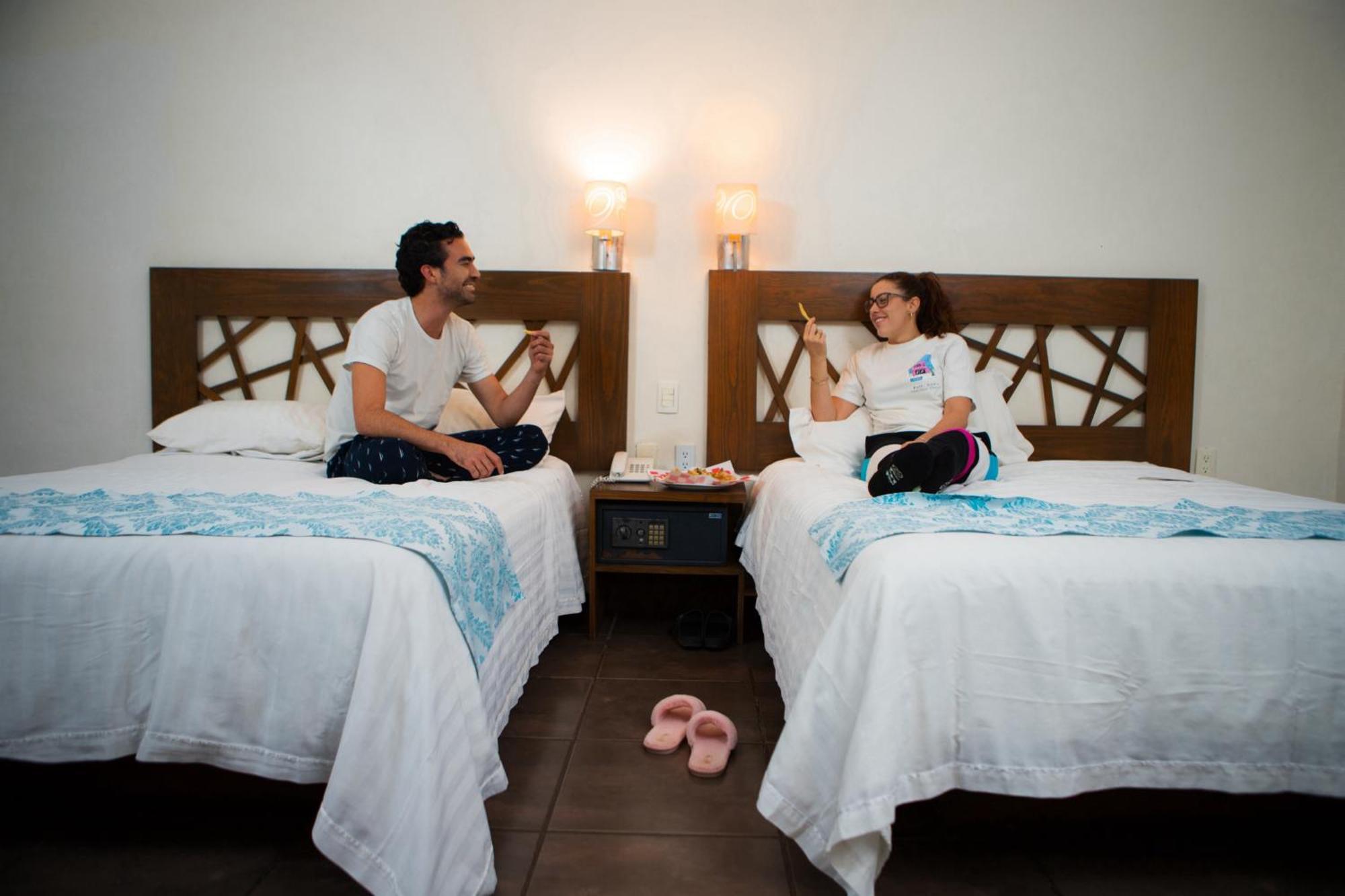 Hotel Tres Soles ซิวดัดมาเดโร ภายนอก รูปภาพ