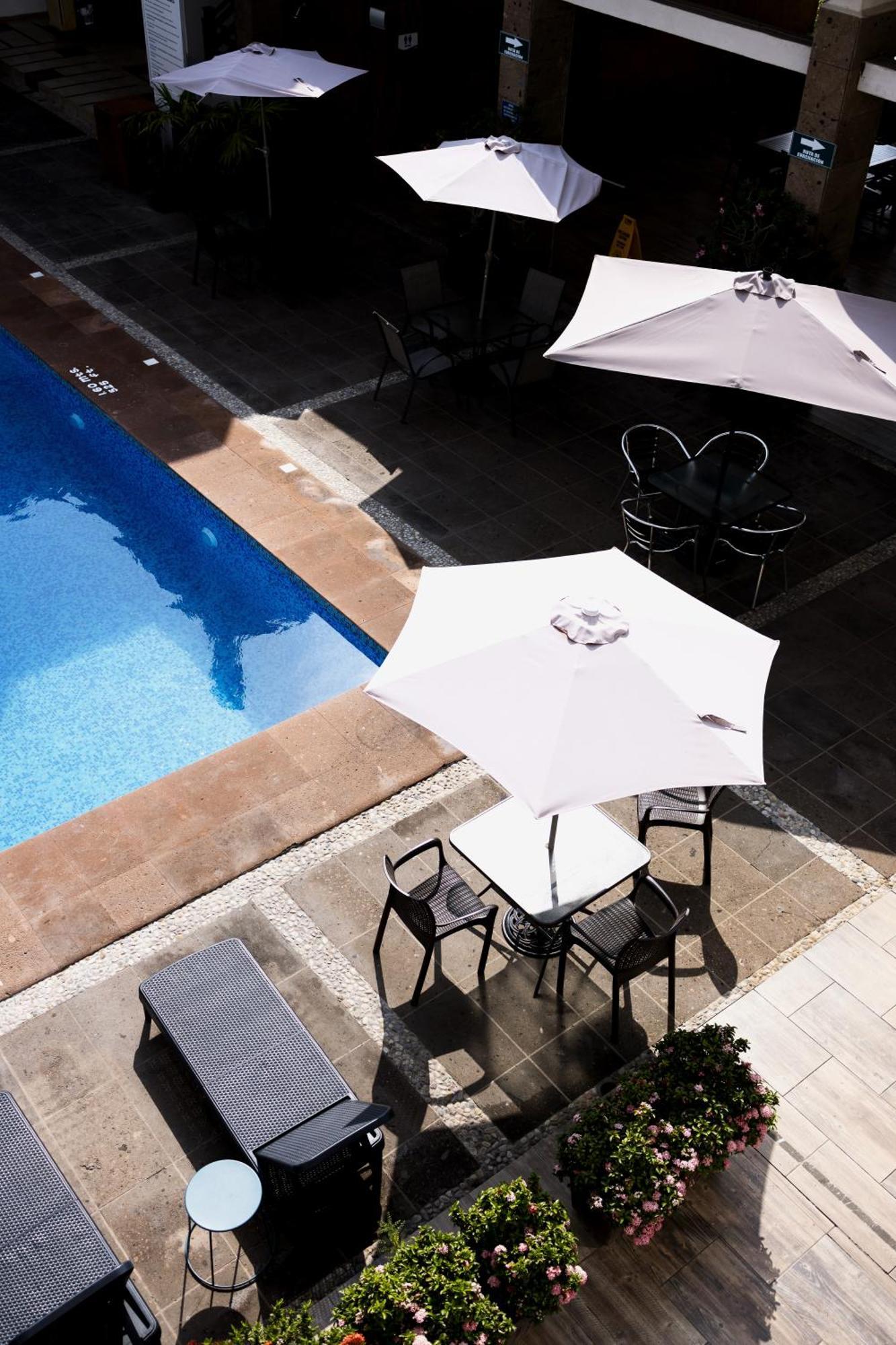 Hotel Tres Soles ซิวดัดมาเดโร ภายนอก รูปภาพ