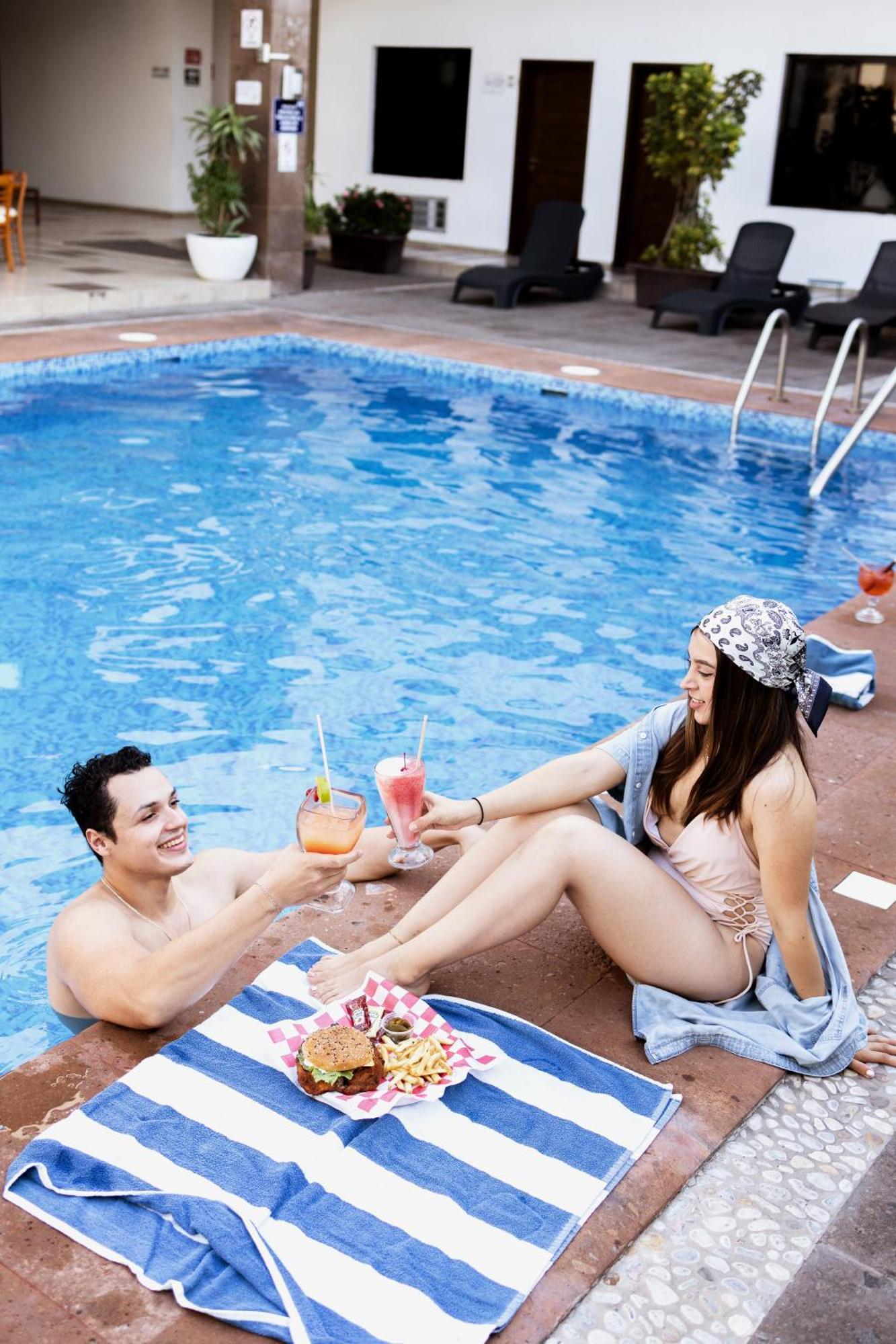 Hotel Tres Soles ซิวดัดมาเดโร ภายนอก รูปภาพ